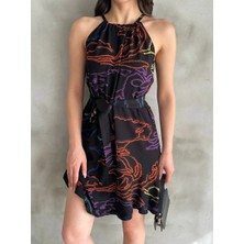 Modanı Seç Kadın Boyundan Ayarlamalı Kuşaklı Desenli Kloş Elbise