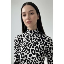 Modanı Seç Kadın Zebra Desen Sandy Bluz