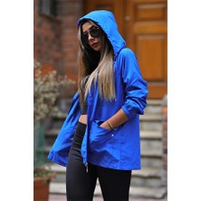 Modanı Seç Saks Mavi Yıldız Kapüşonlu Cepli Ince Yağmurluk