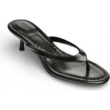 Fox Shoes Y518342809 Siyah Parmak Arası Kısa Topuklu Kadın Terlik