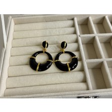 Eredka Siyah Mineli Sallantılı Küpe