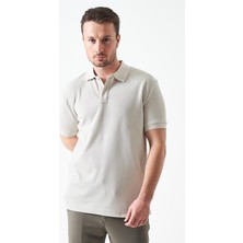 Tena Erkek Taş Ayaklı Yaka Basic Ay Parçası Yırtmaçlı Iki Düğmeli Tişört