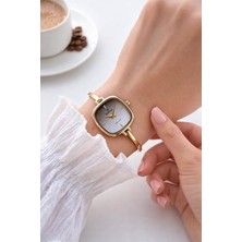 Essence Çelik Kordon Kararma Yapmaz 3 Atm Suya Dayanıklı Kadın Kol Saati + Bileklik VS.BLKT.0877