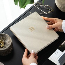 Braventa Collection 2026 Dikey Haftalık Ajanda 12 Aylık Kir ve Suya Dayanıklı Premium Keten Kapaklı 18X20 cm - Bej
