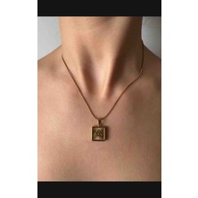 Triya Wear Studio-Çelik-Kararmaz-Gold-Kare Kadın Kolye