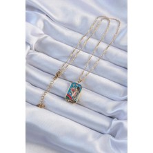 VeraGlobe Buğz 316L Çelik Zincir Altın Renk Taç ve Kız Figürlü Renkli Mineli Tarot Kolye - Buğz