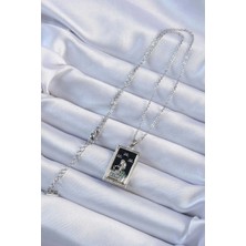 VeraGlobe Buğz 316L Çelik Zincir Gümüş Renk Zirkon Taşlı Siyah Mineli Kız Figürlü Tarot Kolye - Buğz