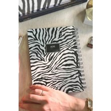 Esranın Dünyası A5 Spiralli Haftalık Ajanda - 2026 Modeli, Zebra Desenli