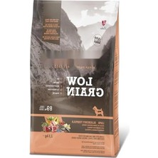 Esranın Dünyası Az Tahıllı Kuzu Etli ve Yaban Mersinli Mini ve Küçük Irk Köpek Maması, 2,5 kg