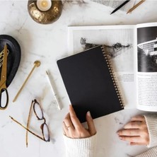 Esranın Dünyası A5 Siyah Kraft Karton Kapak Not Defteri - 70 Yaprak, Noktalı