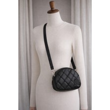 Generic Siyah Kapitone Kadın Çapraz Çanta – Günlük Şık ve Kullanışlı Tasarım