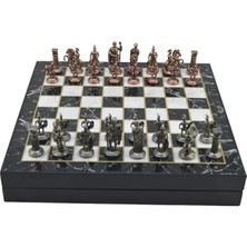 Esranın Dünyası Antik Desenli Orta Boy Metal Roma Satranç Takımı Mdf Sandıklı Tahta (36X36X6 Cm)