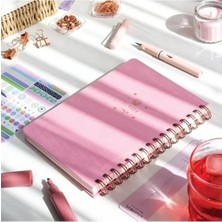 Esranın Dünyası A5 Spiralli Sert Kapak Keten Kareli Not Defteri