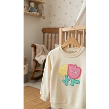 Tuffy Kız Bebek Sweatshirt – Krem Çiçek Nakışlı Pamuklu Çocuk Sweat