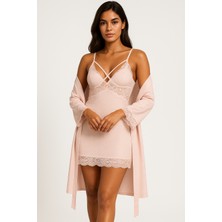 Cherry Queen Premium Jakarlı Pudra Pembe Dantelli Sabahlık & Gecelik Takımı – Özel Kutulu