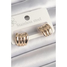 Pirinç Gold Renk Işlemeli Yarım Halka Model Kadın Küpe - Lisinya