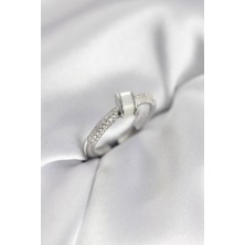 Zirkon Taşlı Sedefli Gümüş Renk Kadın Yüzük - Lisinya