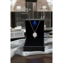 Anka Mücevherat Işıklı Kutuda 925 Ayar Gümüş Yonca Kadın Kolye (Beyaz)