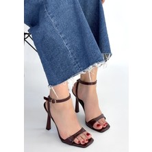 Alfaze Bordo Rugan Bilekten Kemerli Şık Ince Topuklu Ayakkabı Topuk Boyu 10 cm