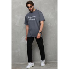 Tarz Yeri Erkek Bisiklet Yaka Baskılı Oversize T-Shirt - Füme