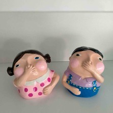 Ikili Kız Erkek Biblo (  Yükseklik 7,5 Cm, En 6 Cm) Burnunu Tutanlar Tuvalet Banyo Dekor Biblo Dekoratif Aksesuar