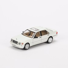 Vardem 1:24 Ölçek Sesli Işıklı 4 Kapısı Kaput ve Bagajı Açılan Stantlı Model Araç  Beyaz Düz