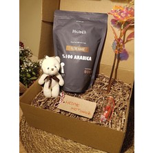 Paganca Kutulu Hediye Seti Beyaz Ayıcık Anahtarlık - Filtre Kahve 250 Gr. - Dilek Şişesi - Sonsuzluk Gülü