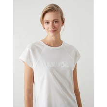 Lc Waikiki Yeni Sezon Bisiklet Yaka Nakışlı Kadın Tişört