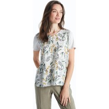 Lc Waikiki Yeni Sezon V Yaka Çiçekli Kısa Kollu Kadın Tişört