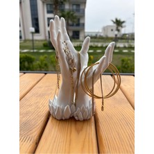 About The Perfect El Şeklinde Yüzük ve Takı Standı - Gri Plastik Organizer