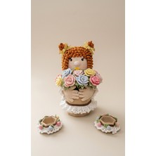 Dalia Viola Kız ve Güller