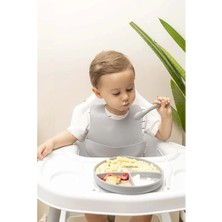 TE Dükkan Buğz Gri 3’lü Silikon Yemek Seti – Önlük + Diş Kaşıyıcılı Kaşık + Vakumlu Tabak