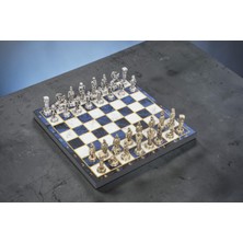 Elifeshop Lüks Metal Satranç Takımı Krom Kaplama Roma Ordusu Figür & Gök Mavi Mermer Desenli Tahta 20 Cm.