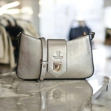 Valvic Hakiki Deri Özel Aksesuarlı Çapraz Bayan Çanta