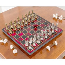 Elifeshop Lüks Metal Satranç Takımı Krom Kaplama Pegasus Atları & Alev Mermer Desenli Kırmızı Tahta 20 Cm.