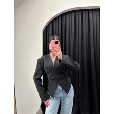 Esra Helvacı Bel Bağlama Detaylı Blazer Ceket