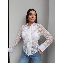 Esra Helvacı Yaka Fırfırlı Dantel Gömlek