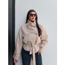 Esra Helvacı Dik Yaka Kuşaklı Kısa Trench