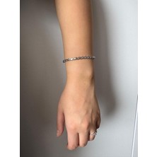 Triya Wear Studio-Çelik-Kararmaz-Gümüş Renk-Yıldız Desenli- Kadın Bileklik