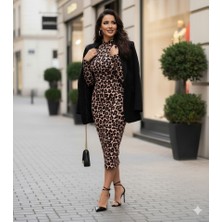 Hariqa Kadın Uzun Kollu Balıkçı Yaka Leopar Desenli Midi Boy Elbise