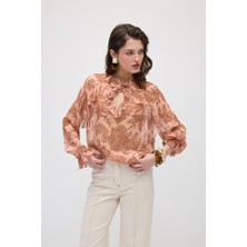Gusto Volanlı Yaprak Desenli Rayon Şifon Bluz - Pembe