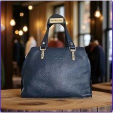 Valvıc Hakiki Deri Yumuşak Özel Aksesuarlı Kadın Çantası