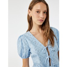 Koton V Yaka Bağlama Detaylı Fiyonklu Balon Kol Fisto Bluz