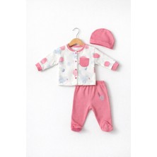 Aziz Bebe Kız Bebek 3’lü Takım – Desenli Cepli Üst, Patikli Alt ve Şapka