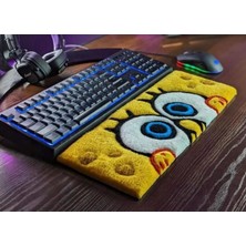 Tufty Friends Sünger Bob El Yapımı Tufting Klave Destek Altlığı - Klavye Halısı - Kaymaz Taban