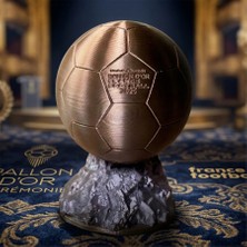 Riva Self Ballon D'or Altın Top Ödülü 2025 Dekoratif Biblo - 3D Tasarım Futbol Hediyesi