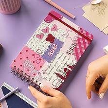 SHC4200 2026 Dikey Haftalık Ajanda – Yatay A5 Formda Spiralli Sert Kapak Haftalık Ajanda 21X15 cm Kolaj