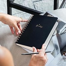 SHC4200 Paperora A5 Spiralli Sert Kapak Keten Noktalı Tarihsiz Not Defteri Siyah