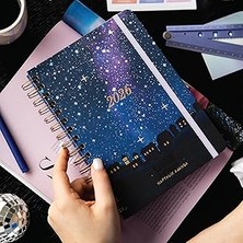 SHC4200 2026 A5 Spiralli Renkli Haftalık Ajanda 12 Aylık – Motivasyon Sayfalı Galaksi