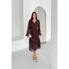 Dip Moda Kadın Kahverengi V Yaka Kat Kat Fırfır Detaylı Midi Boy Şifon Elbise DPK079